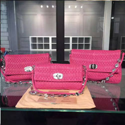 미우미우 Matelasse Metallic Leather Chain Wallet