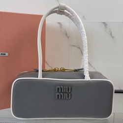 미우미우 숄더백 5BB173