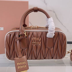 미우미우 숄더백 5BB142-1